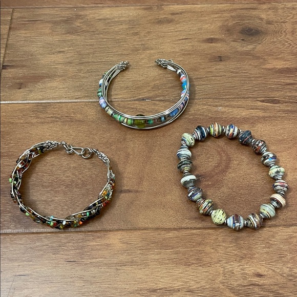 Elegant Multicolor Beaded Bracelet Set - Picture 2 of 3